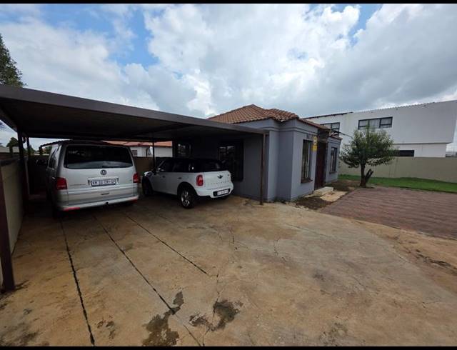 3 BEDROOM HOUSE FOR SALE IN THE ORCHARDS